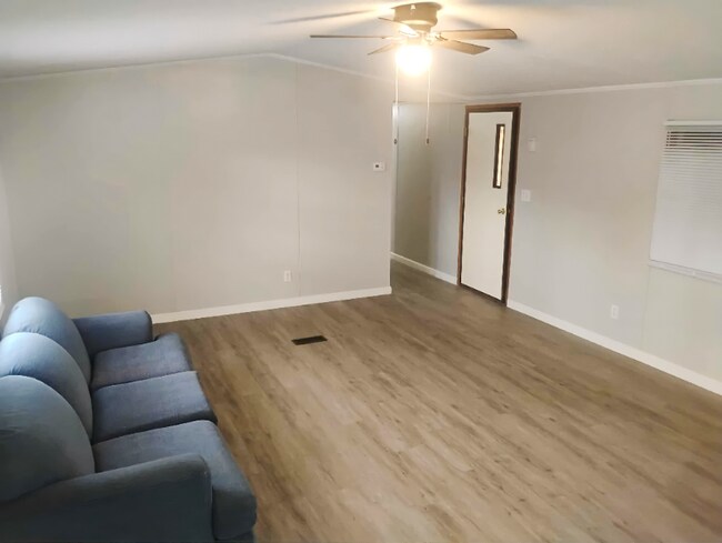 Foto del edificio - 1100 W Locust St