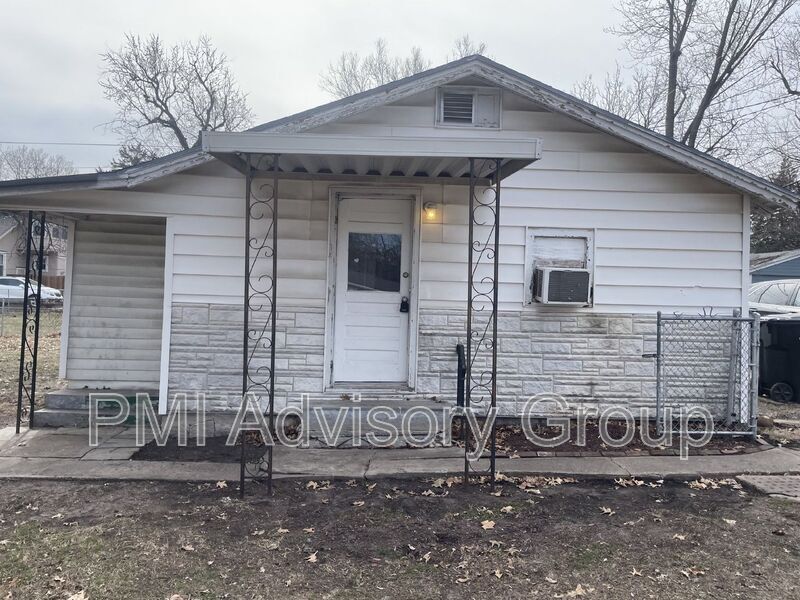 Foto principal - 323 1/2 SW Lindenwood Ave