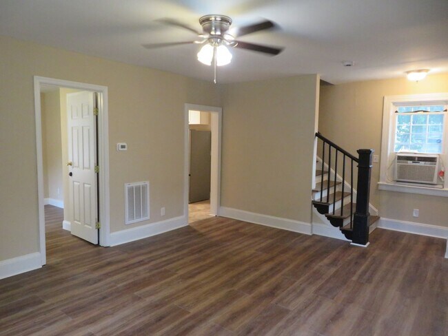 Foto del edificio - Newly renovated and updated home in Historic Petersburg.
