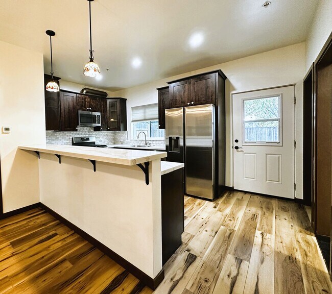 Foto del edificio - 350 Ridgway Ave