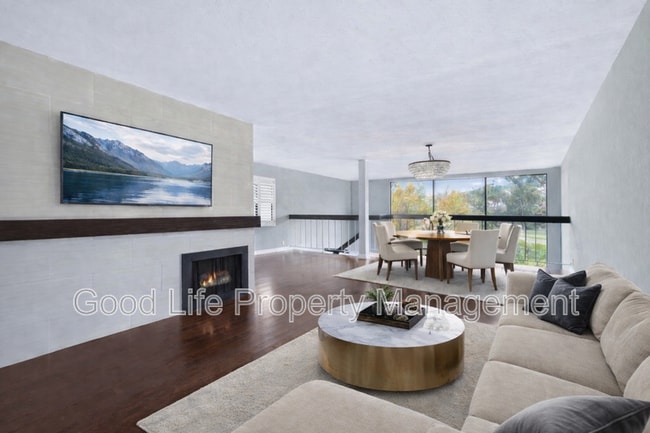 Building Photo - 2564 Navarra Dr