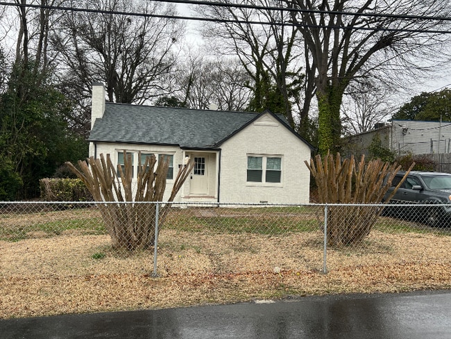 Foto del edificio - 810 W Rankin Ave