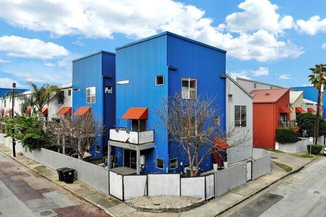 Building Photo - 1222 Crosby St