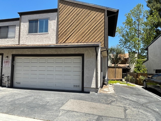 2-STORY, END UNIT - 18223 Soledad Canyon Rd