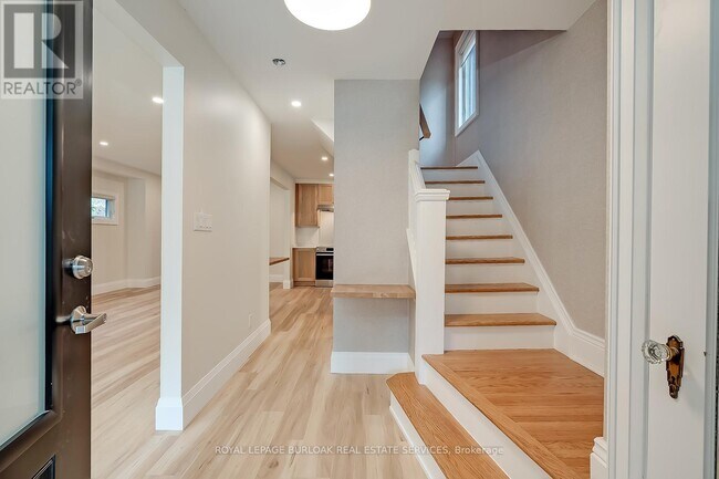 Photo du bâtiment - 1222 King St W