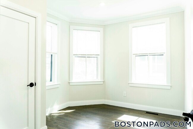 Foto del edificio - 79 Linden St