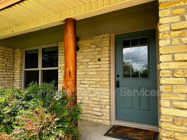 Building Photo - 8919 Whippoorwill Dr