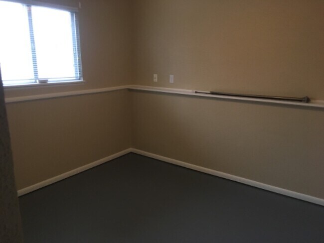 Building Photo - 4500 Crystal Ave