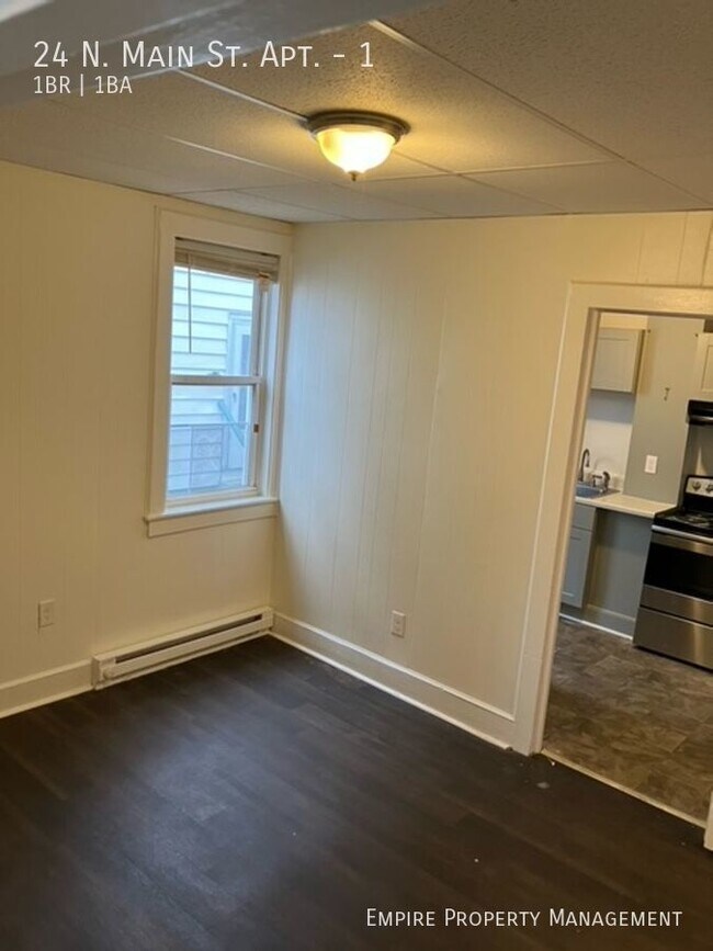Foto del edificio - 1st Floor: 1 Bedroom/ 1 Bathroom Apartment...