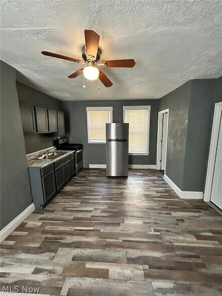 Foto del edificio - 1130 E 68th St