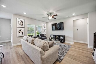 Building Photo - 6923 California Black Oak Dr