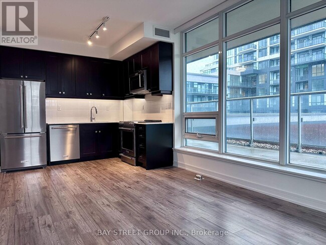 Photo du bâtiment - 621-621 Sheppard Ave E