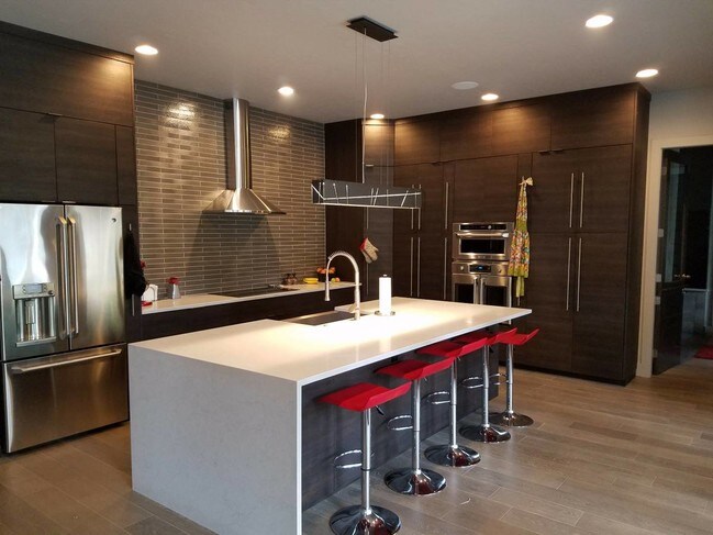 Foto del edificio - 3124 N Crane Creek Rd