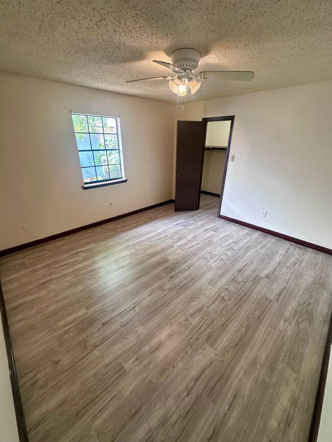 Building Photo - 1628 Alexander Ct