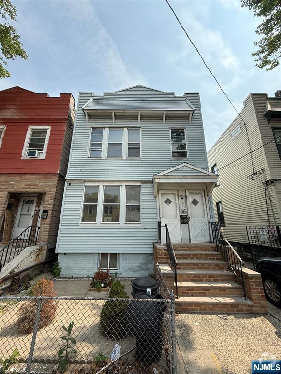 Building Photo - 120 Clarke Ave