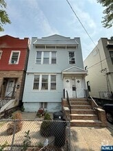 Building Photo - 120 Clarke Ave