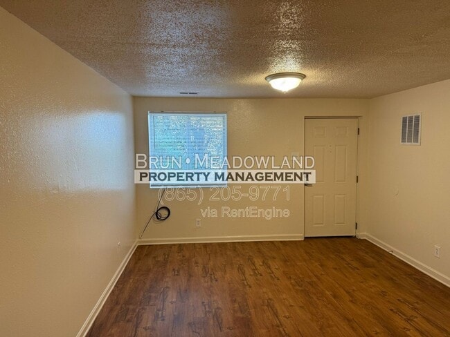 Foto del edificio - 436 E Red Bud Rd