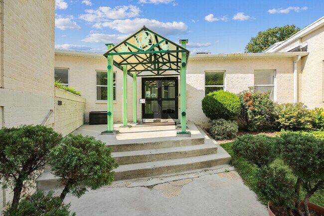 Photo - Crossway Community Apartment