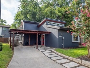 Building Photo - 1005 Mansell Ave