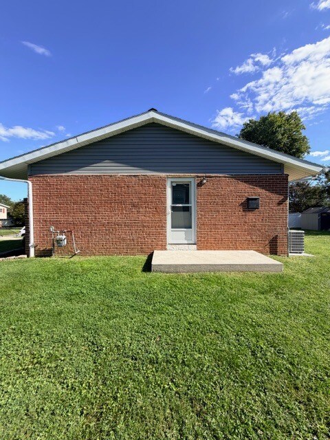 Building Photo - 2404 Mccawber Dr