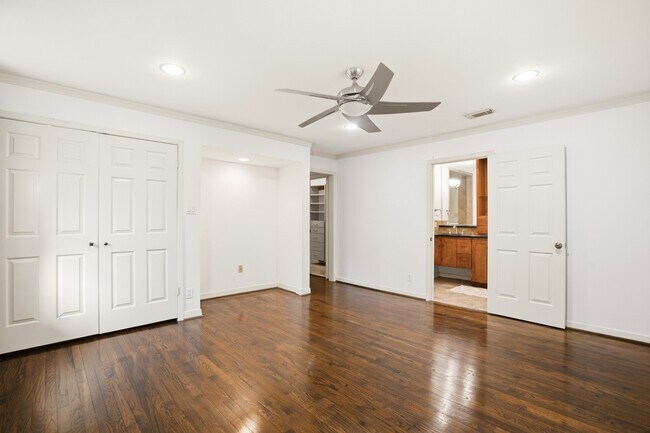 Building Photo - 5238 Kinglet St