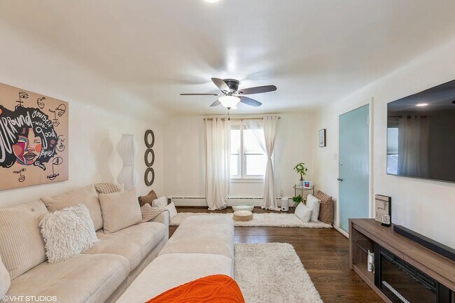 Building Photo - 4925 Walsh Ave