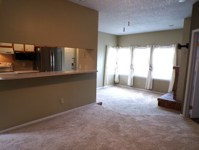 Foto del edificio - Charming 1 Bed, 1 Bath Main-Floor Condo in...