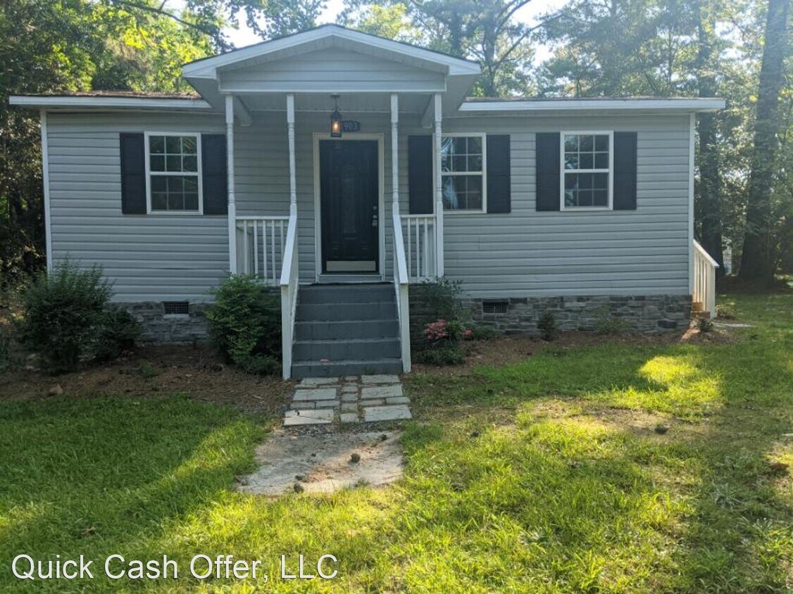 Primary Photo - 3 br, 1 bath House - 1903 Farrior Ave SE