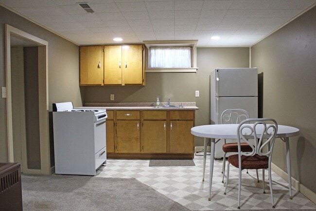 Building Photo - All utilities included in this 1-Bedroom, 1-Bath Garden-Level Apartment