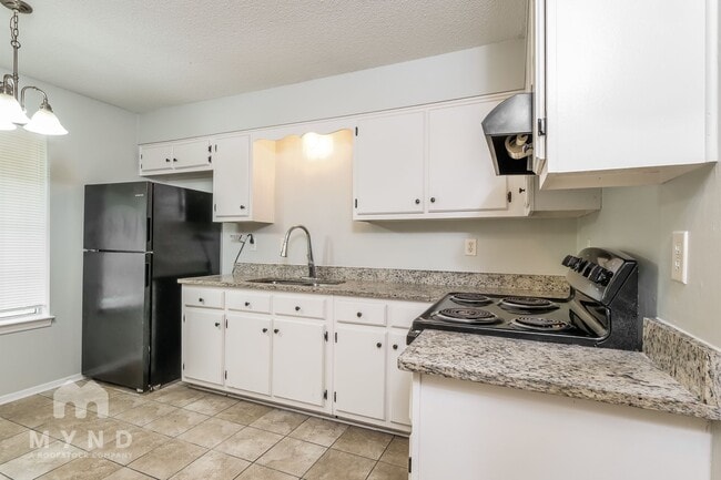 Building Photo - 3755 Carroll Dr