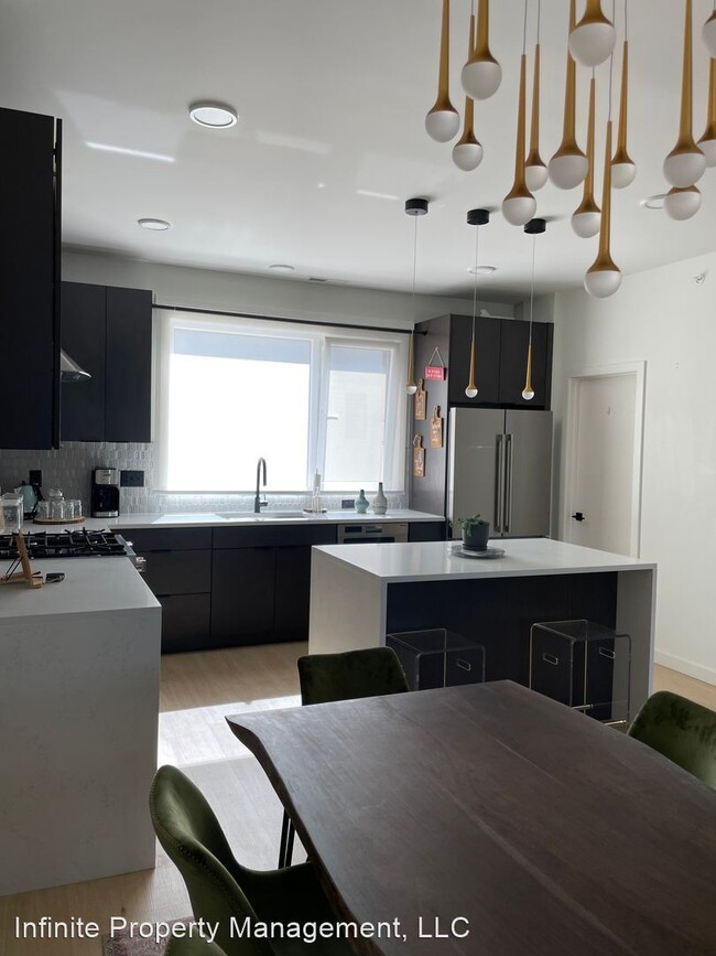 Building Photo - 3 br, 2.5 bath House - 550 Enterprise Boul...