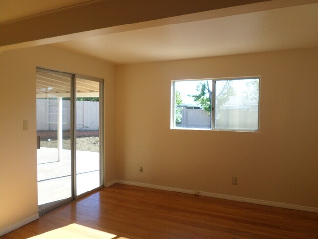 Foto del edificio - 3 bedroom Home in College Area Near SDSU!!