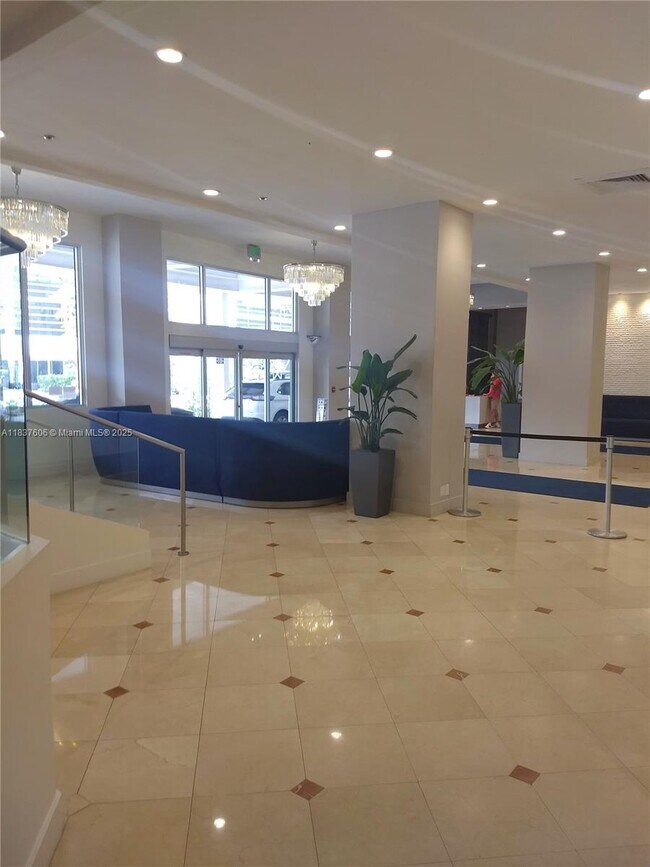 Foto del edificio - 100 Lincoln Rd