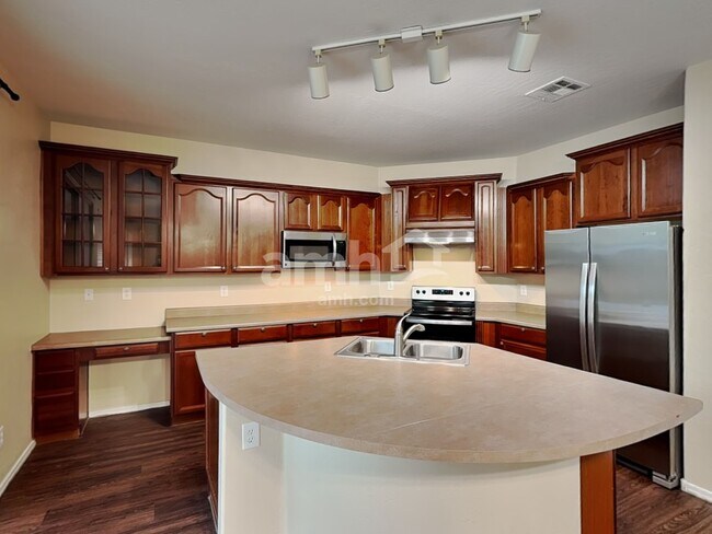 Foto del edificio - 14954 W Charter Oak Rd