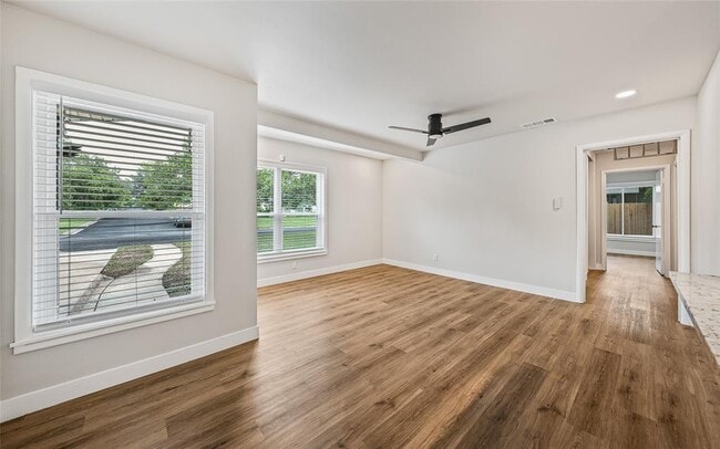 Building Photo - 1309 Suffolk Dr