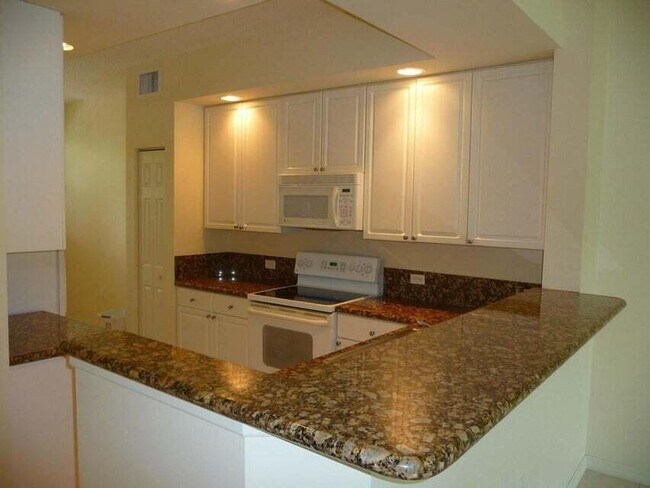Building Photo - 26 Royal Palm Way