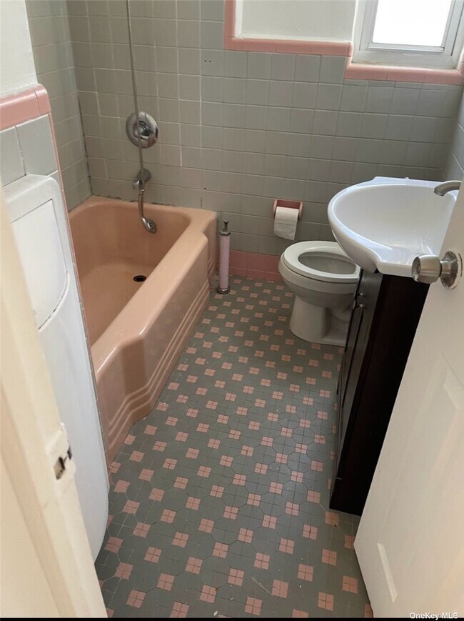 Foto del edificio - 135-43 114th St