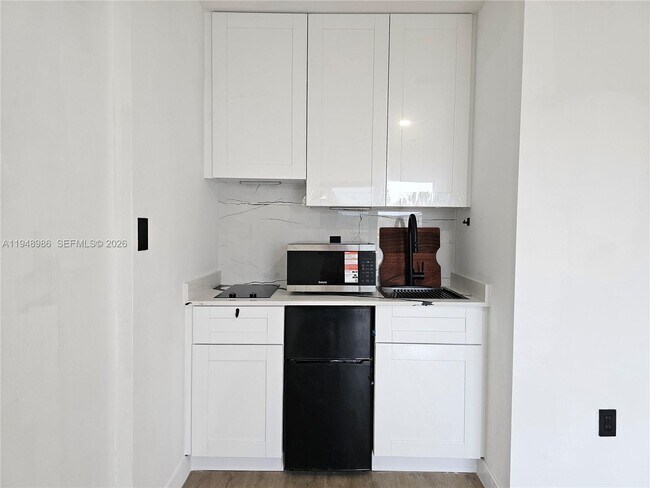 Foto del edificio - 215 NW 13th Pl