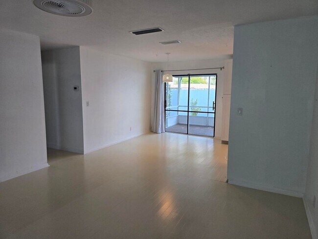 Foto del edificio - 2672 Rockcrest Ct