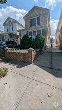 Building Photo - 1615 W 4th St