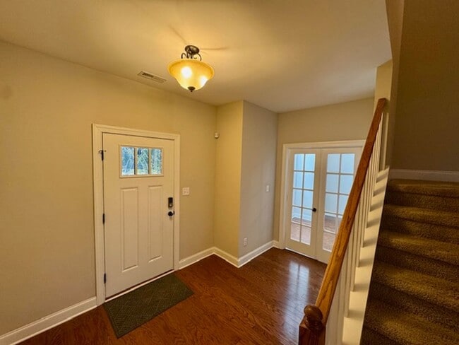 Building Photo - Great Clayton Location!