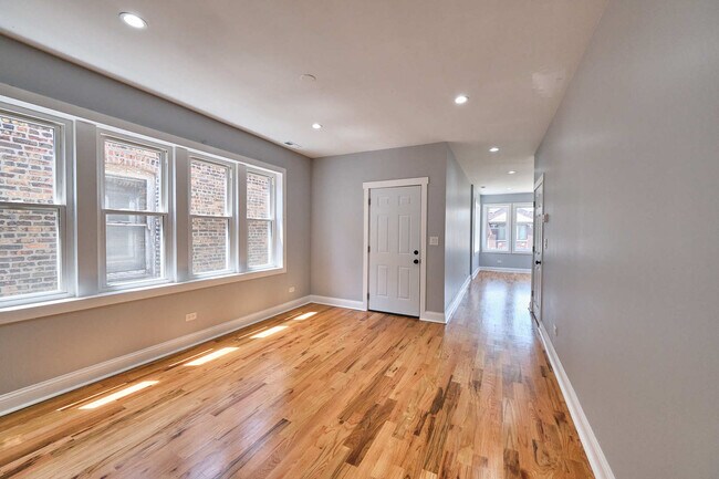 Building Photo - 6345 S Artesian Ave