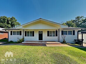 Building Photo - 1429 Vesta Ave