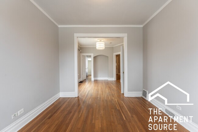 Building Photo - 1009 S Ridgeland Ave