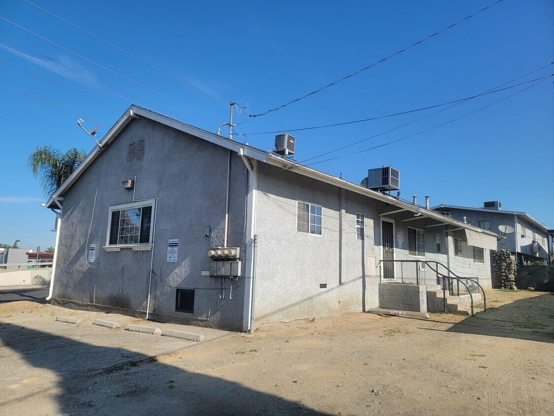 Primary Photo - Central Place Apartments
