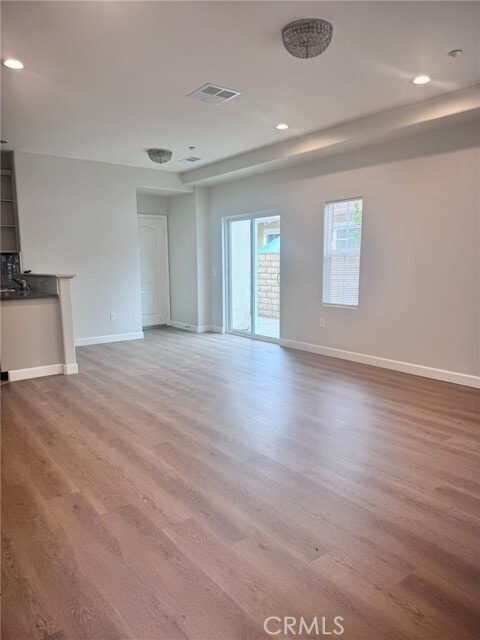 Building Photo - 502 E Olive Ave