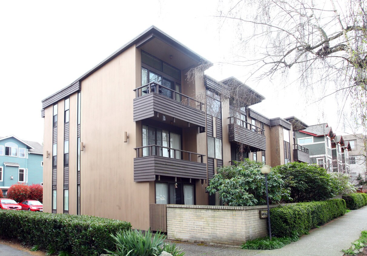 Building Photo - 6534 4th Ave NE