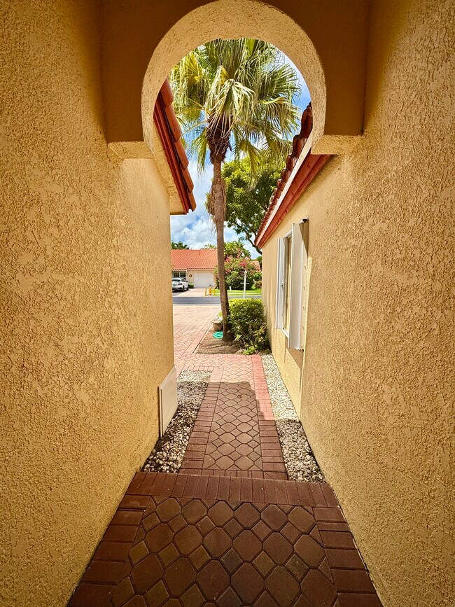 Foto del edificio - 10530 NW 52nd Terrace
