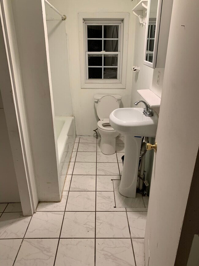 Bathroom - 1710 Holly Dr