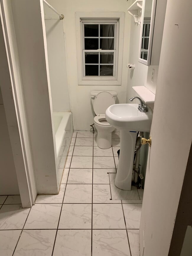 Bathroom - 1710 Holly Dr